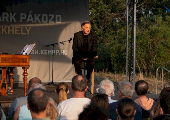 Egypercesek a tóparton – varázslatos este Mácsai Pál és Lukács Miklós közreműködésével