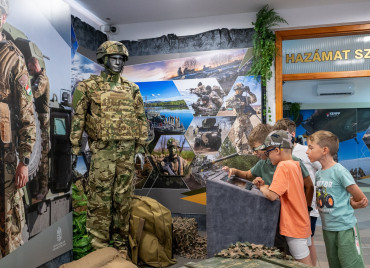 High-tech honvédség bemutatótér