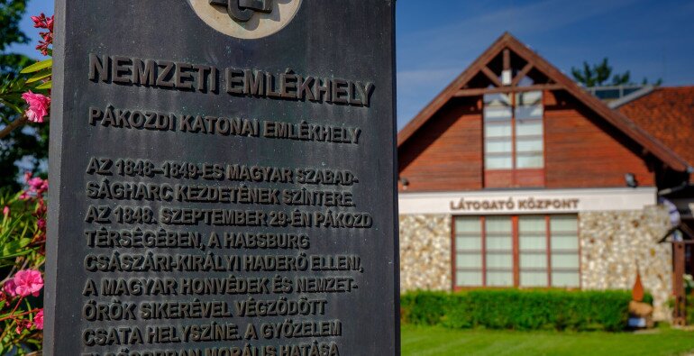 NEMZETI EMLÉKHELYET JELÖLŐ SZTÉLÉ