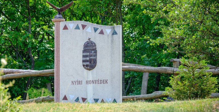 NYÍRI HONVÉDEK EMLÉKMŰVE