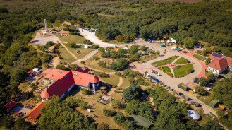 Rendezvényhelyszín és intézményi együttműködések a katonai emlékparkban