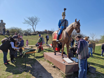 Vidám, mozgalmas családi nap az Emlékparkban